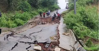 রাঙামাটিতে কাটেনি পাহাড়ধসের শঙ্কা; আশ্রয়কেন্দ্রে ২৩৬৬ মানুষ, ২ জনের মৃত্যু